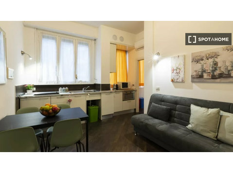 Apartamento de 3 dormitorios en alquiler en Isola, Milán - Pisos