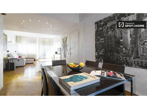 Apartamento de 3 habitaciones en alquiler en Milán - Pisos