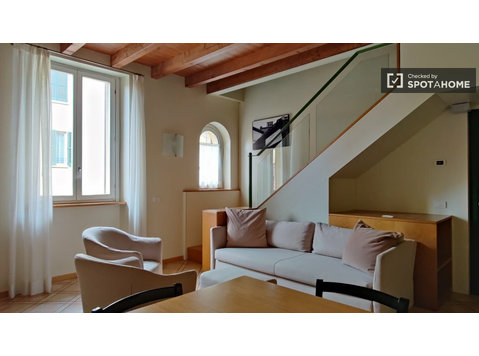 Mieszkanie z 3 sypialniami do wynajęcia w Navigli w… - Mieszkanie
