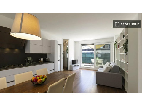 Apartamento con una espléndida terraza en Milán - Pisos