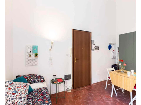 Appartamento in  Via Paolo Bassi - Korterid