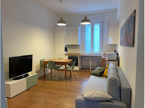 Appartamento in Viale Gian Galeazzo - zona Genova, Ticinese - Apartmani