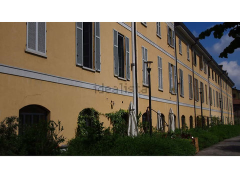 Bilocale in affitto in Alzaia Naviglio Pavese, 260 - குடியிருப்புகள்  