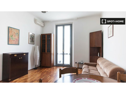 Bright 2-bedroom apartment for rent in Navigli, Milan - شقق