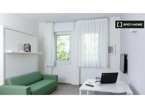 Cute studio apartment for rent in Porta Romano, Milan - 아파트