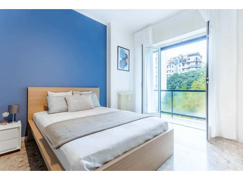 Enorme camera singola super spaziosa e luminosa in Viale… - Apartments