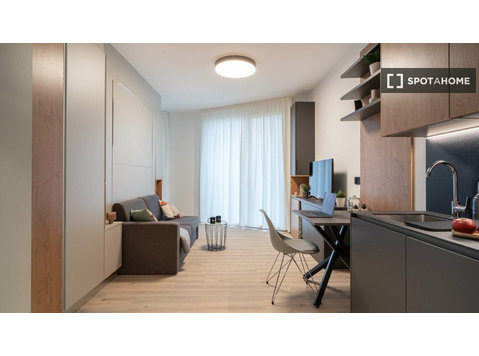Elegante estudio nuevo en residencia en Turro - Pisos