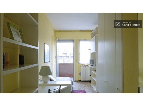 Monolocale interno in affitto a Gallaratese - Appartamenti