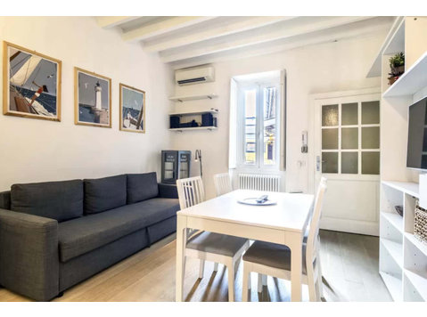Lovely apartment on the Navigli river - Apartments