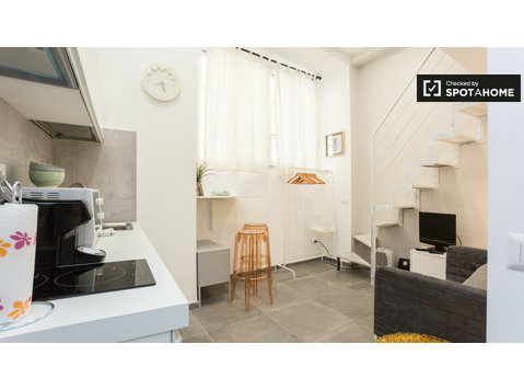Moderno estúdio com aluguel em Solari, Milão - Apartamentos