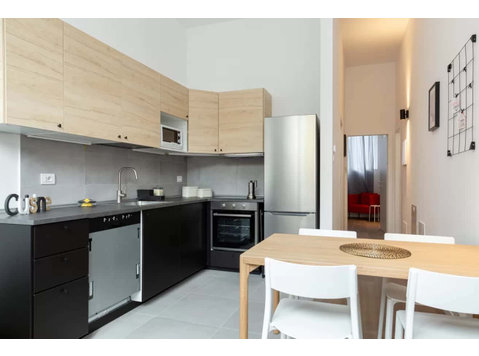 Moderno appartamento con 2 camere da letto a Milano - Apartemen