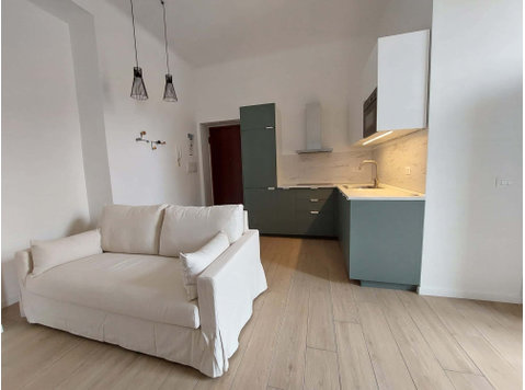 One-bedroom apartment | Via Cardinale Mezzofanti |… - 아파트