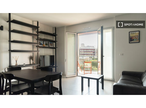Alugo apartamento de um quarto em Milão - Apartamentos