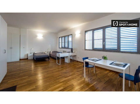 Renovated studio apartment for rent in Bovisa, Milan - شقق