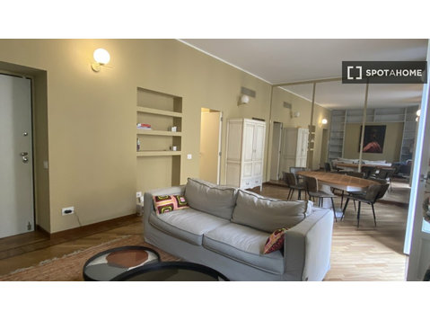 Spacieux appartement de 2 chambres près des Navigli - Appartements
