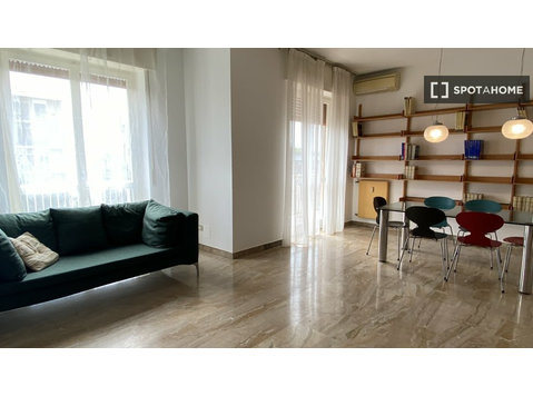Geräumige 3-Zimmer-Wohnung in der Nähe der Porta Romana,… - Wohnungen