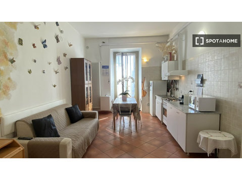 Amplio y confortable apartamento de un dormitorio en Milán. - Pisos