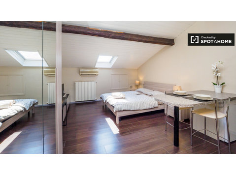 Spacious studio apartment for rent in Cimiano, Milan - Lejligheder
