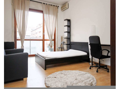 Special Offer: Stanza in Via Antonio Cecchi - Apartments
