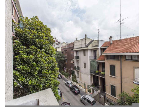 Stanza in Via Desiderio - Apartments