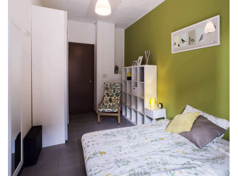 Stanza in Via Francesco Arese - Apartments
