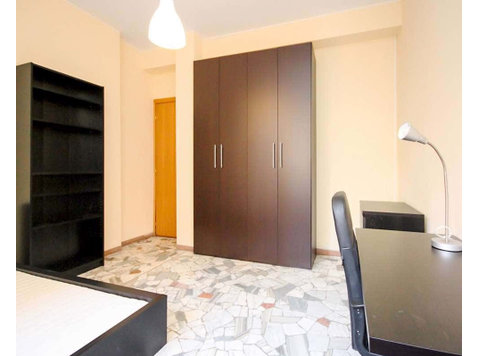 Stanza in Via Giuseppe Bruschetti - Apartments