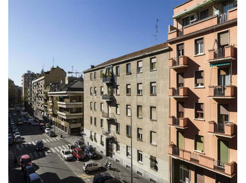 Stanza in Via Giuseppe Bruschetti - 	
Lägenheter