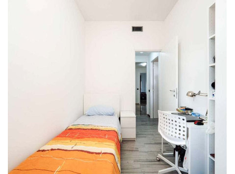 Stanza in Via Giuseppe Frua - Apartments
