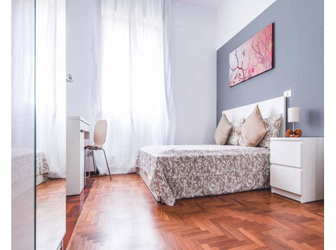 Stanza in Via Guido Guarini Matteucci - Apartments