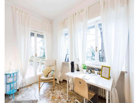 Stanza in Via Pasquale Fornari - Apartments