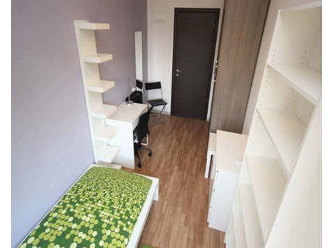 Stanza in Viale Sondrio - Apartments