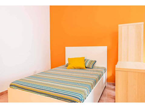 Stanza in via andrea doria 39  shared room d2 - bed a - Apartments