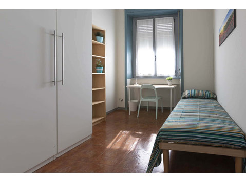 Stanza in via arona 14b  private room s1 - Apartments