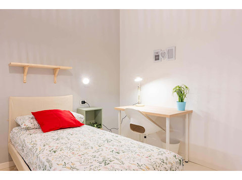 Stanza in via assietta 9  shared room d2- bed b - Apartments
