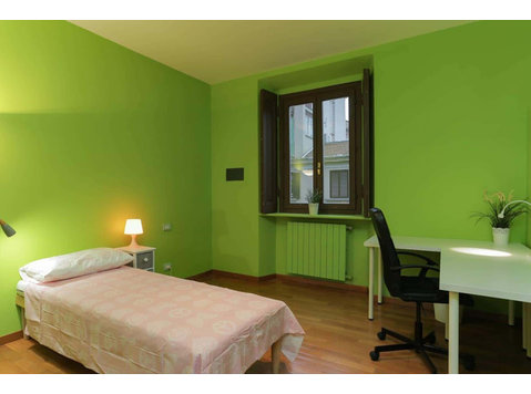 Stanza in via broggi 13  shared room d5 - bed a - Apartments