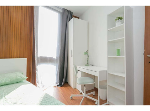Stanza in via gavirate 27  private room s6 - Apartments