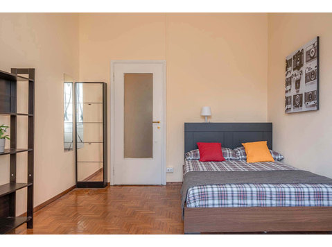 Stanza in via lorenteggio 31/4  private room s4 - Apartments