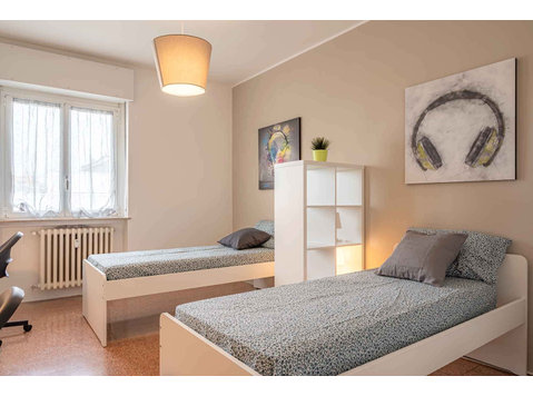 Stanza in via saint bon 34  shared room d2 - bed a - Wohnungen