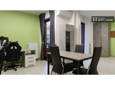 Studio apartment for rent in Bettola-Zeloforamagno, Milan - Appartements