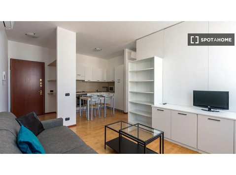 Apartamento estúdio para alugar em Corvetto, Milão - Apartamentos
