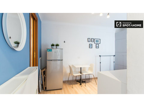 Apartamento de estúdio para alugar em Guastalla, Milão - Apartamentos