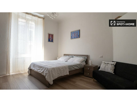 Studio apartment for rent in Loreto, Milan - 	
Lägenheter
