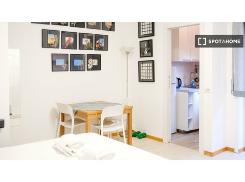 Studio apartment for rent in Milan - Станови