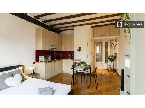 Apartamento de estúdio para alugar em Navigli, Milão - Apartamentos