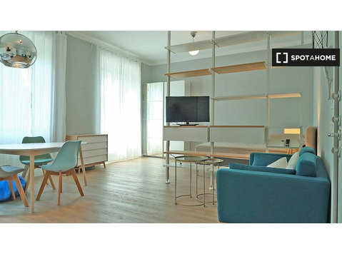 Studio apartment for rent in Repubblica, Milan - Apartmani