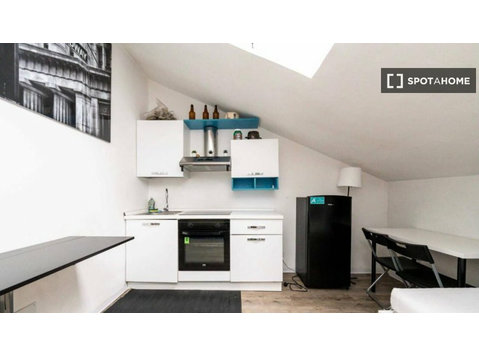 Monolocale in affitto a Buenos Aires-Venezia, Milano - Appartamenti