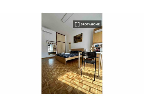 Studio à louer à Città Studi, Milan - Appartements