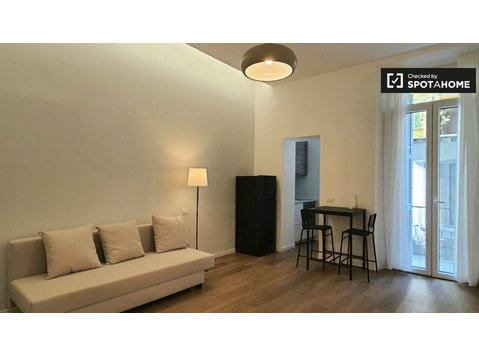 Studio à louer à Milan factures incluses dans le prix de la… - Appartements