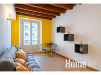 Stylish Co-Living: Spacious Room in Vibrant Neighborhood… - Apartemen