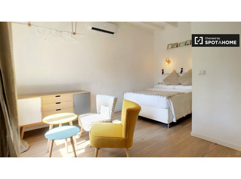 Elegante apartamento de estúdio para alugar em Isola, Milão - Apartamentos